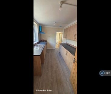 3 bedroom terraced house to rent - Photo 6