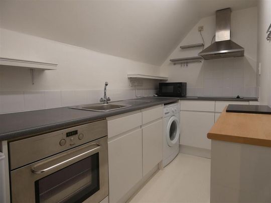 2 bedroom flat to rent - Photo 1