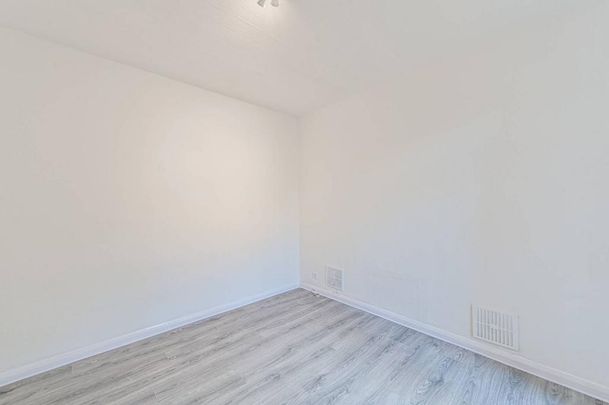 3 bedroom end of terrace house to rent - Photo 1