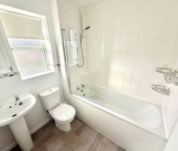 3 bedroom semi-detached house to rent - Photo 3