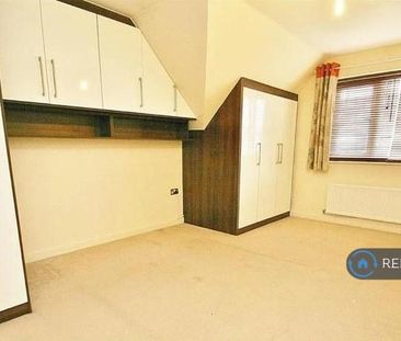 3 bedroom end of terrace house to rent - Photo 6