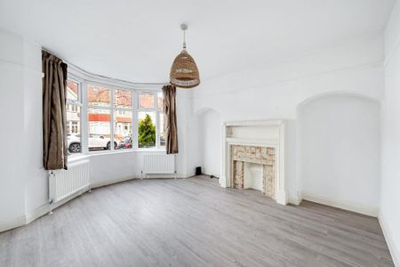 4 bedroom terraced house to rent - Photo 3