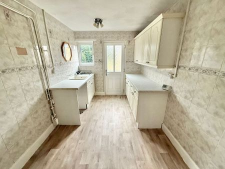 3 bed terraced house to rent in Crediton Close, Liverpool, L11 - Photo 5