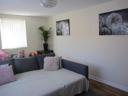 2 bedroom ground floor maisonette to rent - Photo 4
