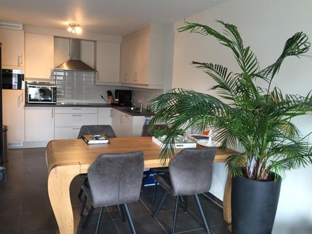 Gelijkvloers appartement met 3 slaapkamers en tuin met bijhorende garage - Photo 3