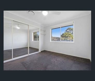 SPACIOUS FAMILY HOME IN QUIET CUL-DE-SAC - Photo 4