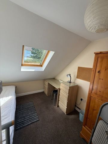 6 Bed End Terrace, Nesbitt Road, BN2 - Photo 3