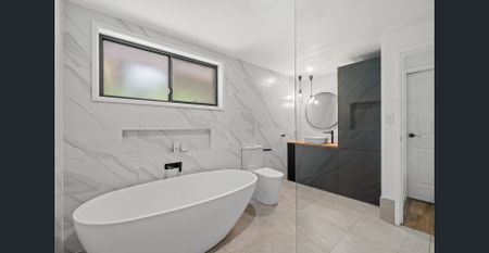 Sun-Filled Family Living with Expansive Entertaining - Photo 2