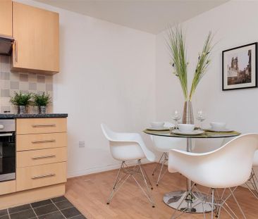 2 bedroom apartment to rent - Photo 2