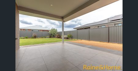 Modern & Convenient Living - Photo 3