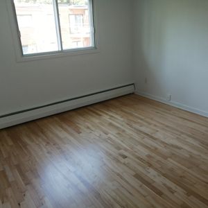 ST LEONARD : CHAUFFER-RENOVER-REPEINTE - Photo 2