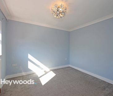2 bedroom semi-detached house to rent - Photo 5
