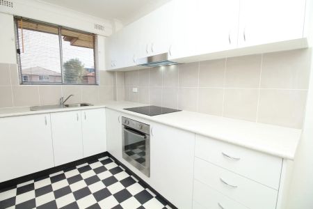 2-Bedroom Apartment in Prime Location, Just Minutes to Parramatta Westfield & Station! - Photo 2