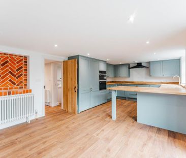 3 bedroom detached house to rent - Photo 4