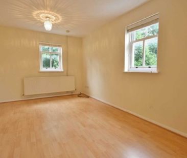 1 bed Flat for rent - Photo 5