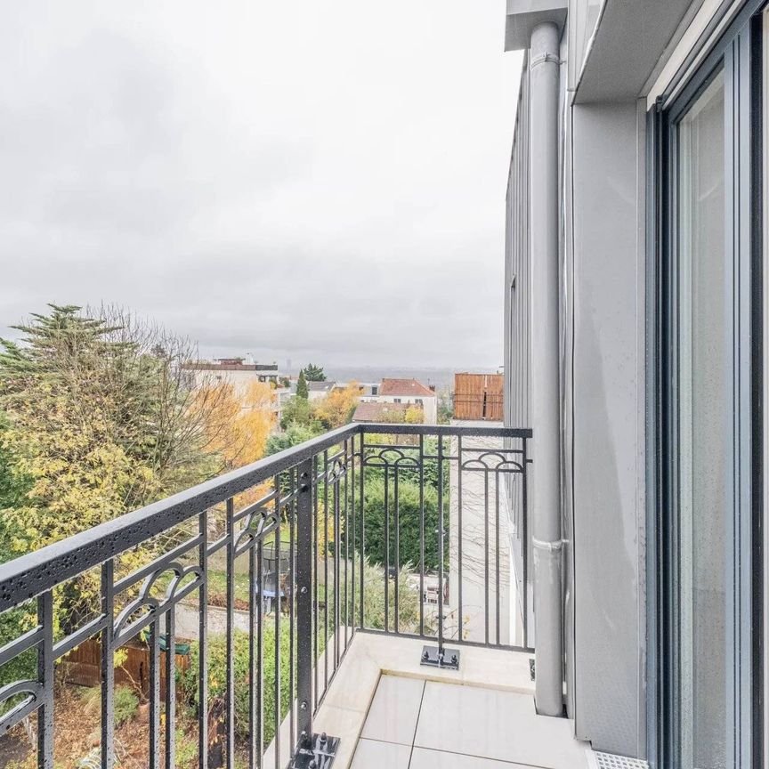 Rental Apartment Suresnes - Photo 1