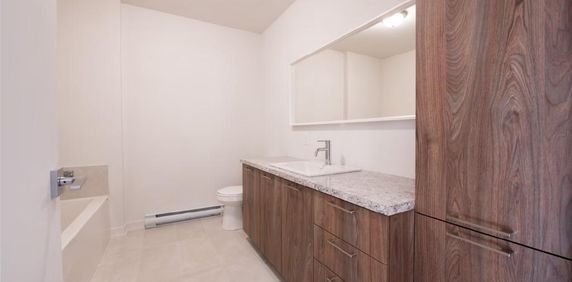 Superbe Maison de Ville à Louer à La Prairie-sur-le-Parc — Riche en Améliorations Haut de Gamme & Valeur Exceptionnelle — Prête à Emménager ! - Photo 2