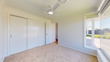 Stunning Modern Home - Photo 2