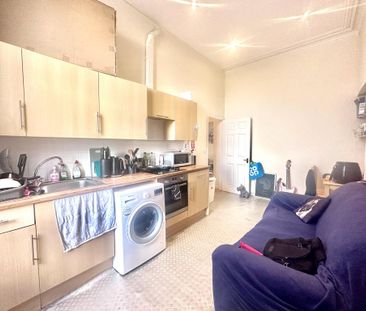 2 bedroom flat share to rent - Photo 1
