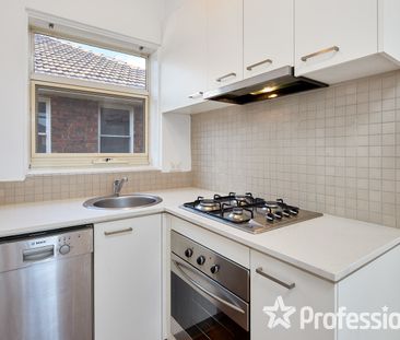 9/11 Bluff Avenue, Elwood VIC 3184 - Apartment For Rent | Domain - Photo 5