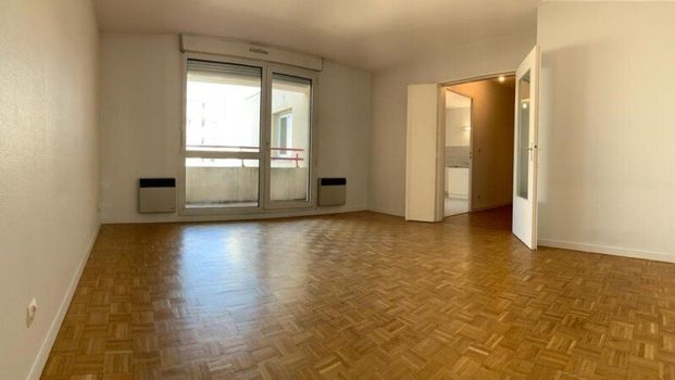 APPARTEMENT T3 A LOUER LYON 7EME ARRONDISSEMENT Cite-Jardin - Photo 1