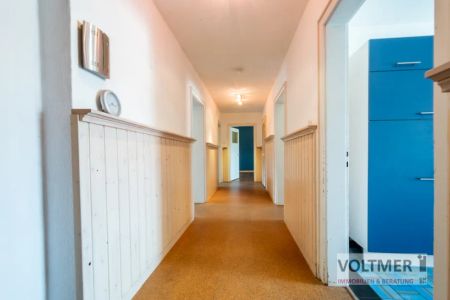 STADTNAH WOHNEN - zentral gelegene Etagenwohnung mit überdachtem Balkon in Neunkirchen-City! - Photo 3