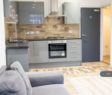 1 bedroom in a flat share to rent - Photo 3