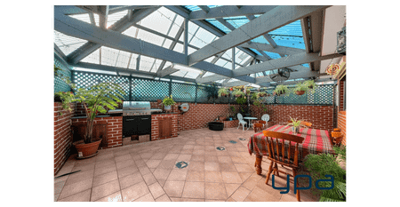 Immaculate Family Home Offering Comfort and Convenience !! - Photo 4