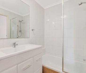 BEACHSIDE APARTMENT - RAINBOW BAY - Photo 4