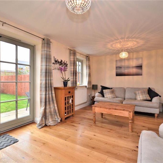 3 bedroom semi-detached house to rent - Photo 1