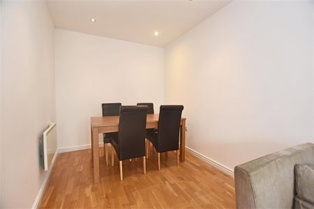 Prince Regent Road, Hounslow, Middlesex, TW3 - Photo 4