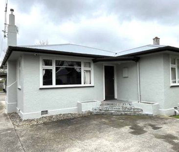Central and convenient - six-bedroom student living - Photo 3
