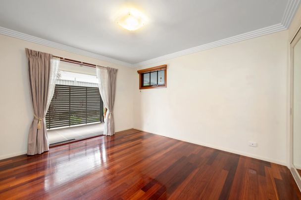 Spacious Inner-City Family Home with Exceptional Convenience - Photo 1