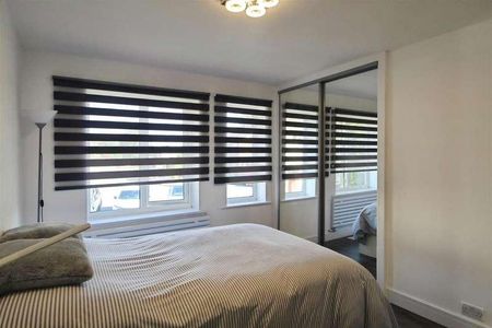 Swanholm Gardens, Calcot, RG31 - Photo 4