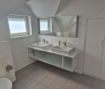 4.5 Zimmer, 2. Stock - Photo 2