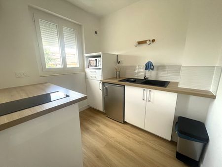 Location Appartement 1 pièce 28m² - Photo 3