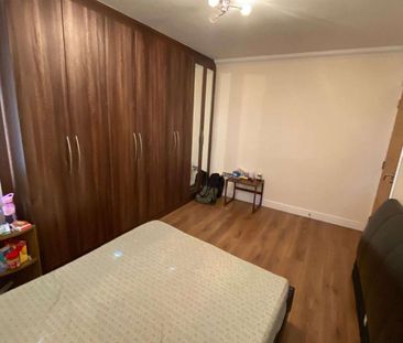 4 Bedroom House with 3 Bathroom To Let in Harrow (Malvern Avenue, H... - Photo 3