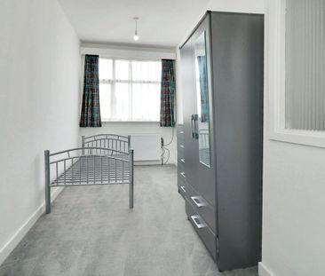 Kenton Park Crescent, Harrow, HA3 - Photo 4