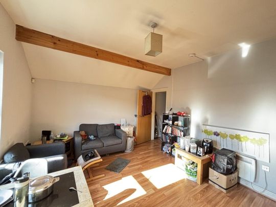 79 Flat 5 Brudenell Grove, Leeds, LS6 1HR - Photo 1