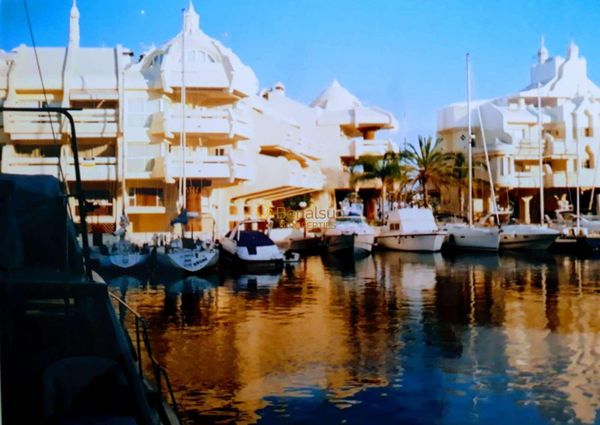 For rent MID SEASON from 01/09/2024 - 31/05/2025 Nice apartment near Puerto Marina (Benalmadena)