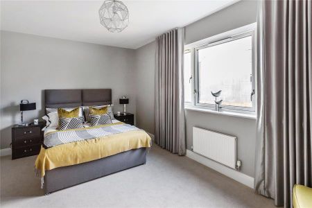 Green View, Woking, Surrey, GU22 - Photo 5