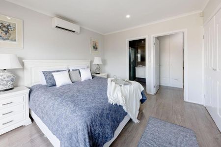 4 BEDROOM HOME + STUDIO APARTMENT - Photo 3