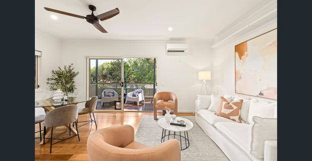 Take a walk through this Townhome. - Photo 1