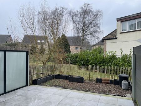 Gelijkvloers appartement met 3 slaapkamers en zonnige tuin. - Photo 2