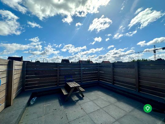 Instapklaar appartement met terras en 3 slaapkamers in een rustige wijk te Eernegem - Photo 1