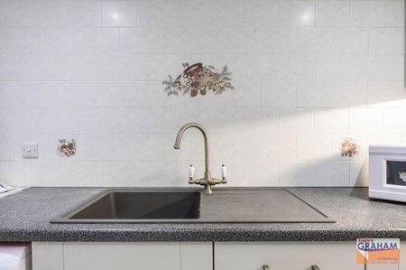 6 Ballynahinch Street, Hillsborough, BT26 6AW - Photo 3