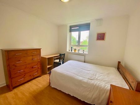 2 Bed Maisonette, Sherlock Court, NW8 - Photo 2