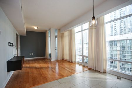 For Lease - 15 Brunel Court Unit# 916, Toronto, Ontario - Photo 4