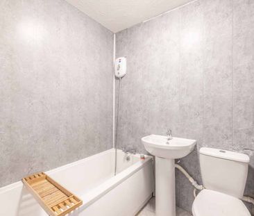 1 bed terraced house to rent in Penn Road, Datchet, SL3 - Photo 1