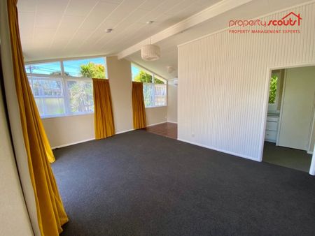 Pet Negotiable Family Home - Photo 3